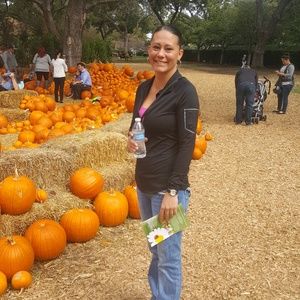 Meet your Posher, Leslie